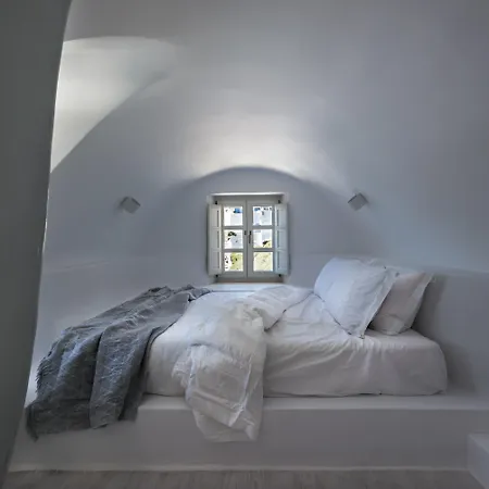 Hotel Nefeles Luxury Fira (Santorini)