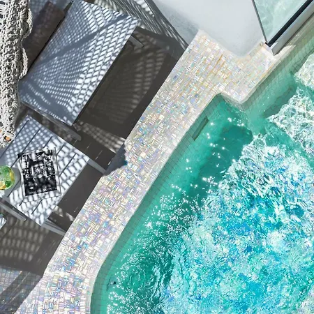 Nefeles Luxury 4* Fira (Santorini)